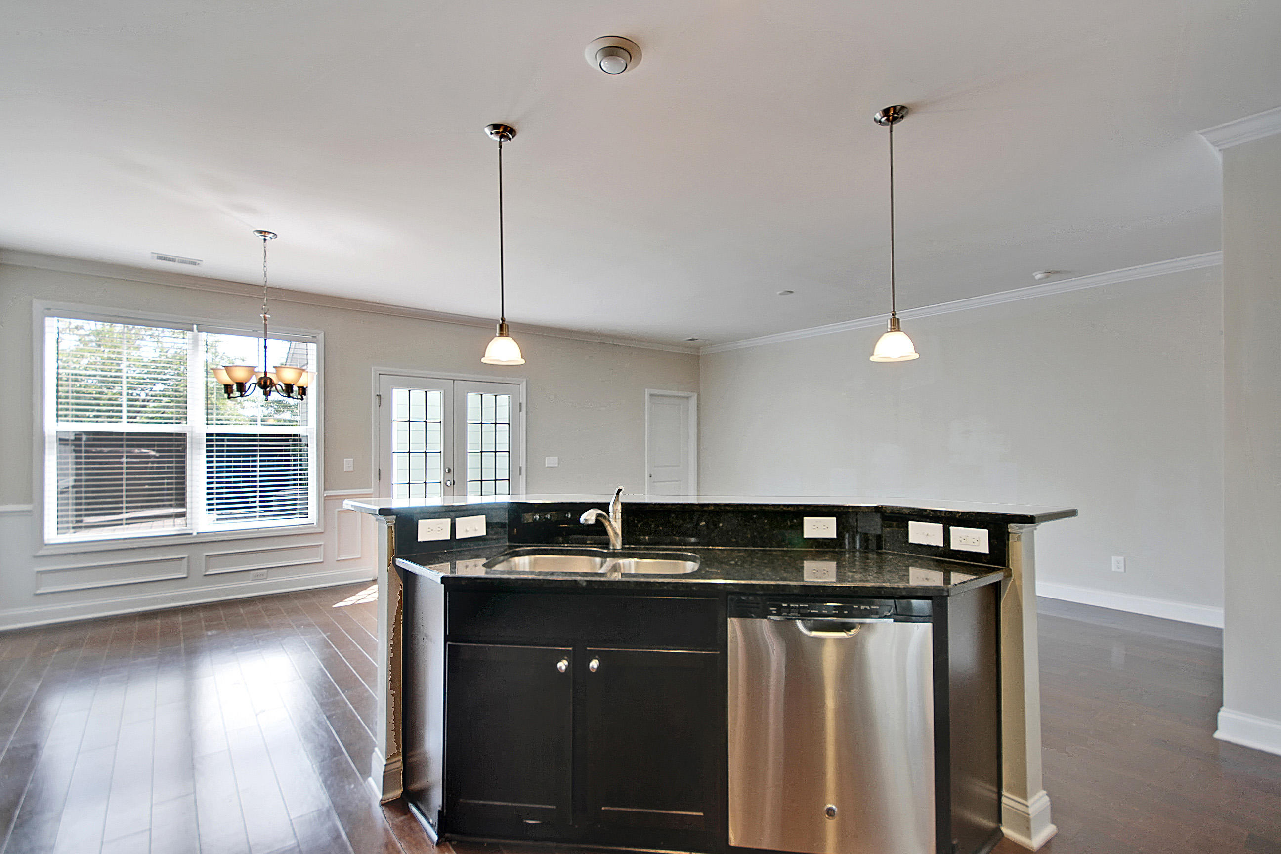 2132 Promenade Court Mount Pleasant, SC 29466 - Photo 23 of 33 Kitchen