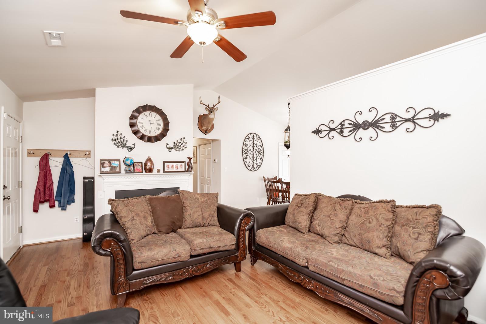32376 Mt Gideon Road Hanover, VA 23069 - Photo 10 of 25 Living Room