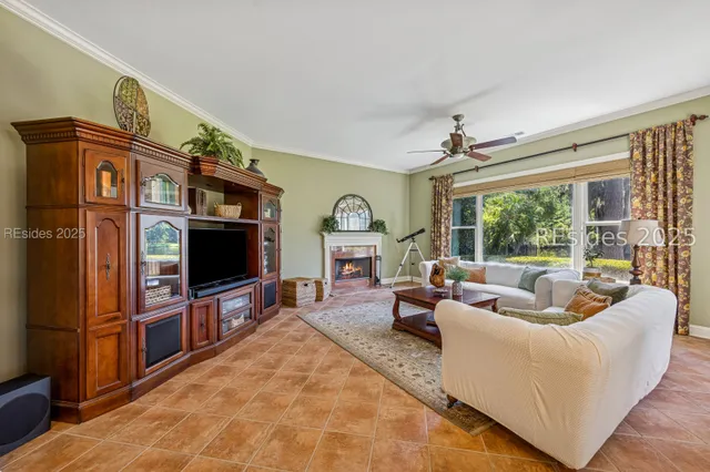 $999,000 | 6 Attleboro Place, Bluffton, SC 29910