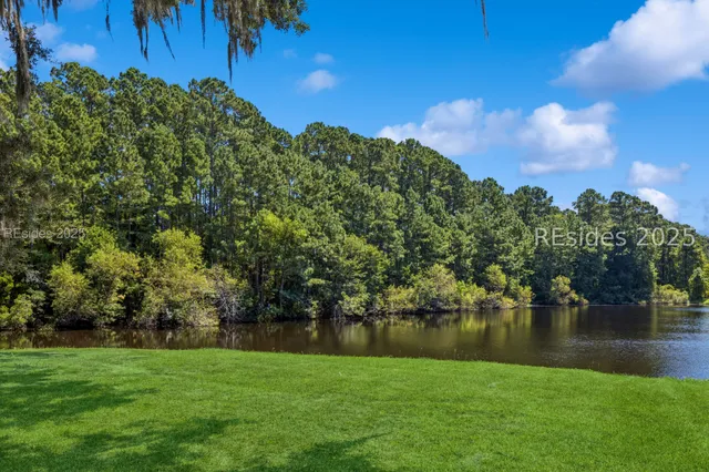 $999,000 | 6 Attleboro Place, Bluffton, SC 29910