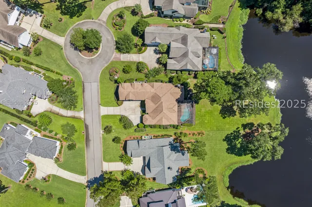 $999,000 | 6 Attleboro Place, Bluffton, SC 29910