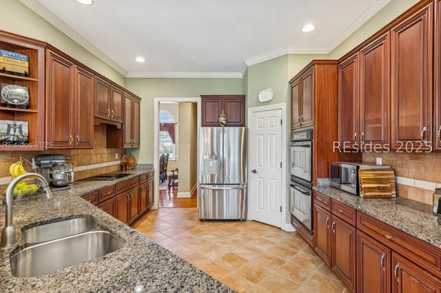 $999,000 | 6 Attleboro Place, Bluffton, SC 29910