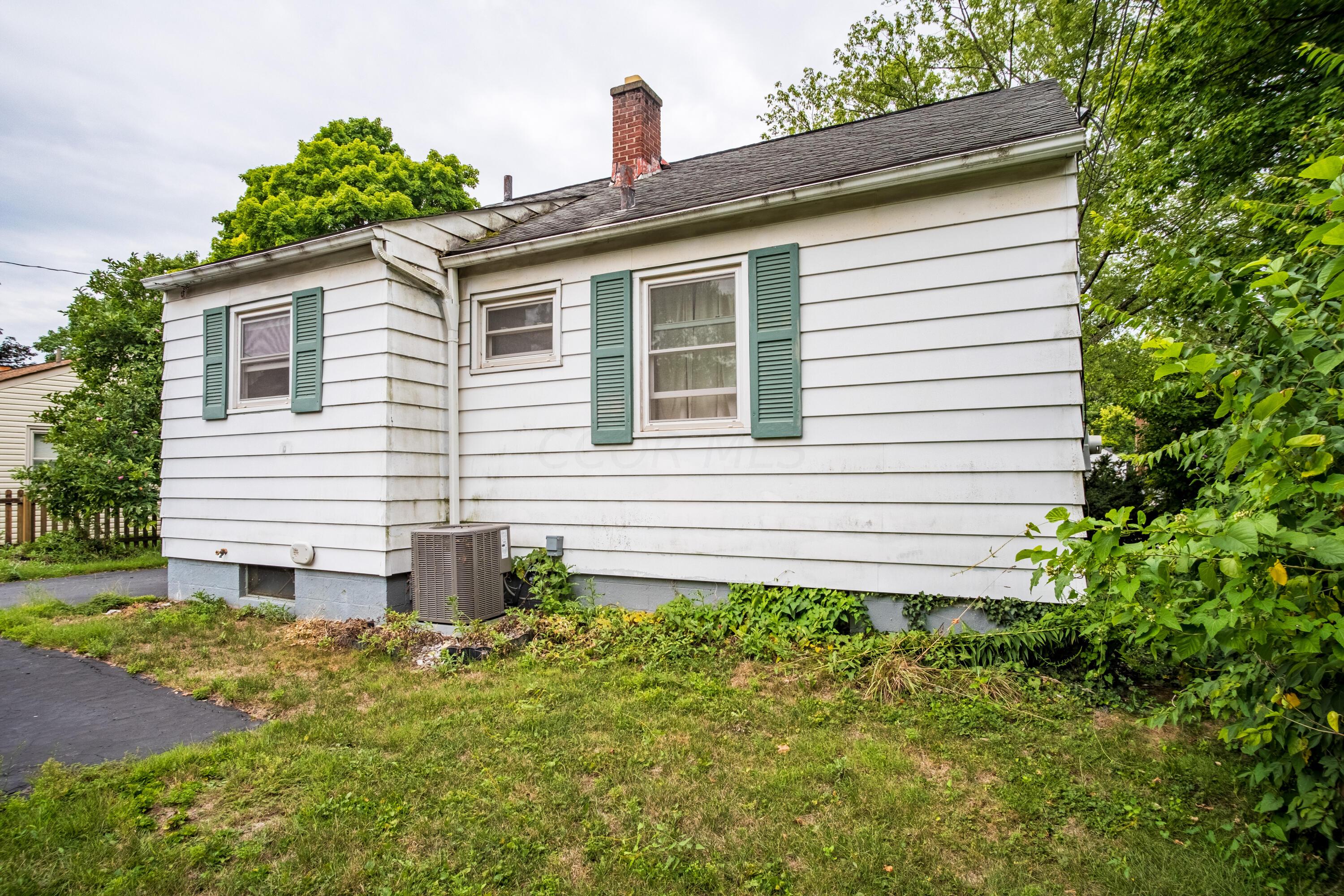 3228 Mountview Road Columbus, OH 43221 - Photo 4 of 23 DSCF0668-HDR
