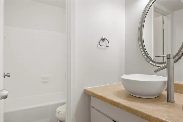 $2,150 | 620 South 1st Street, Unit 116, Austin, TX 78704