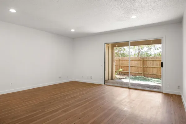 $2,150 | 620 South 1st Street, Unit 116, Austin, TX 78704