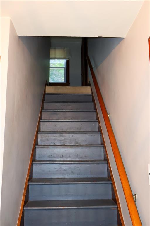 382 Donnellville Road Natrona Heights, PA 15065 - Photo 12 of 25 staircase upon entry