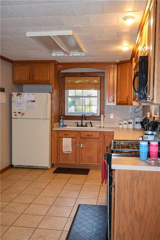 382 Donnellville Road Natrona Heights, PA 15065 - Photo 10 of 25 kitchen behind dining room