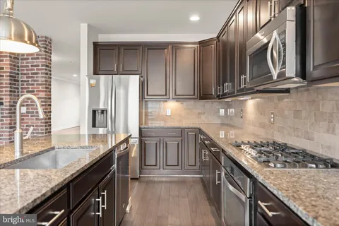$5,500 | 1412 Main Line Boulevard, Unit 102, Alexandria, VA 22301