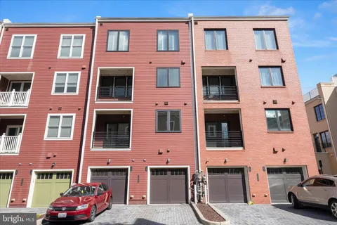 $5,500 | 1412 Main Line Boulevard, Unit 102, Alexandria, VA 22301