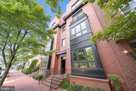 $5,500 | 1412 Main Line Boulevard, Unit 102, Alexandria, VA 22301