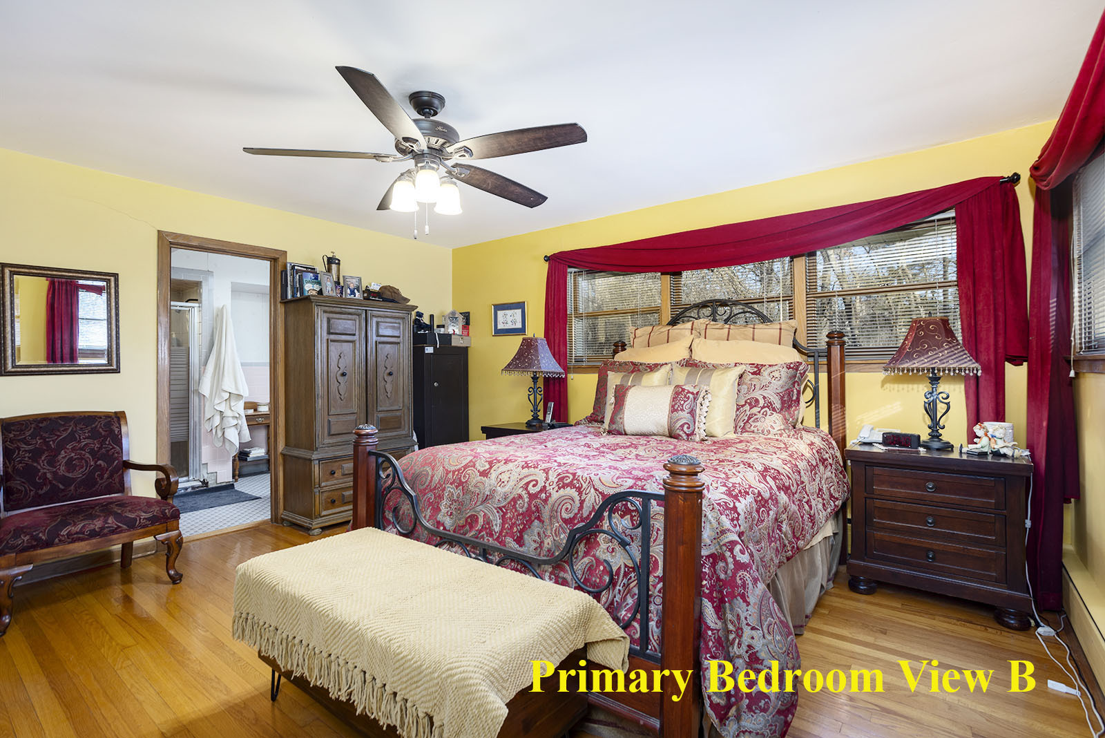 21071 North Valley Road Kildeer, IL 60047 - Photo 20 of 34 a bedroom with a bed and a window