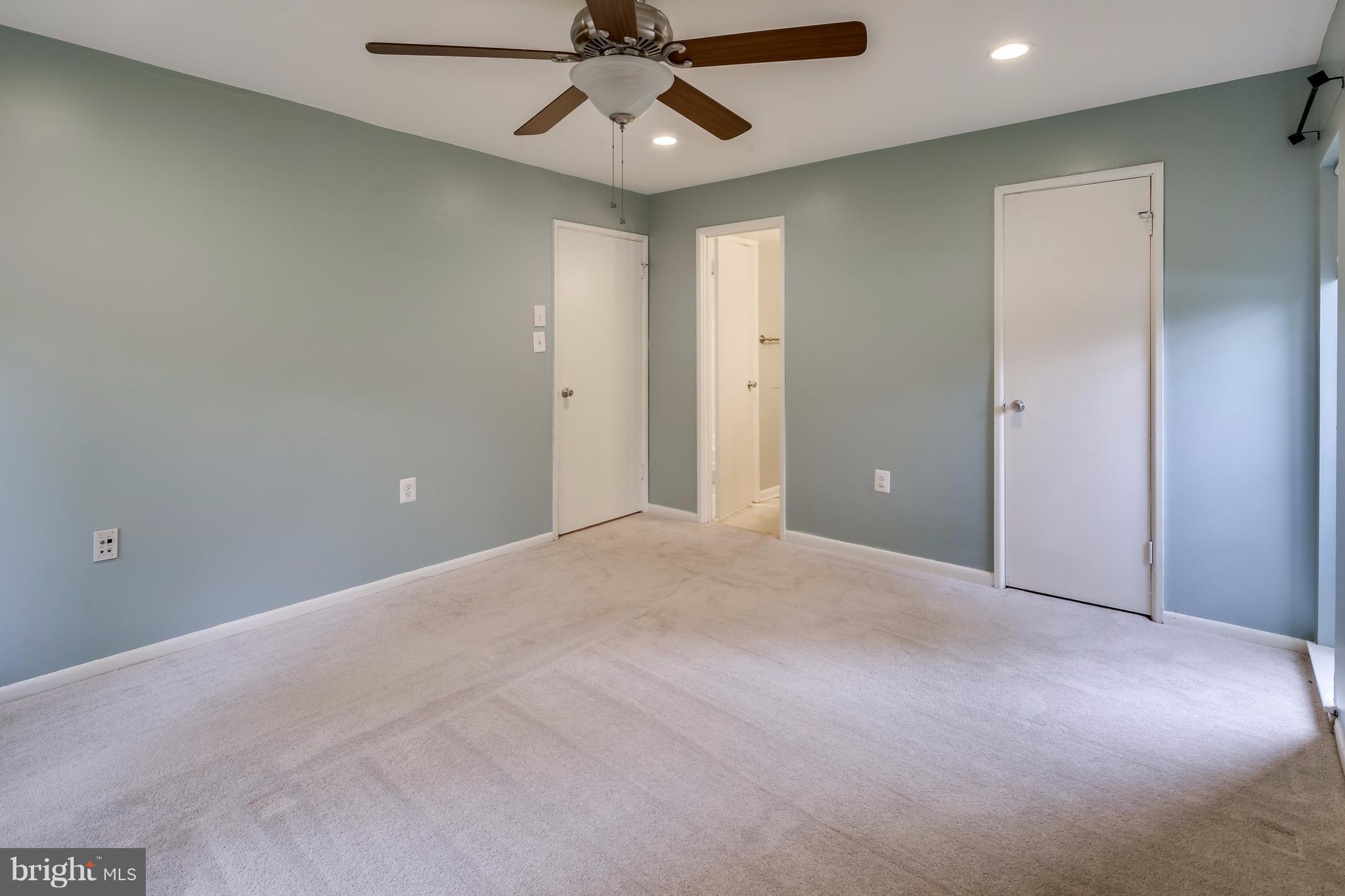 10547 Twin Rivers Road, Unit B1 Columbia, MD 21044 - Photo 20 of 30 Ceiling Fan with Light Fixture