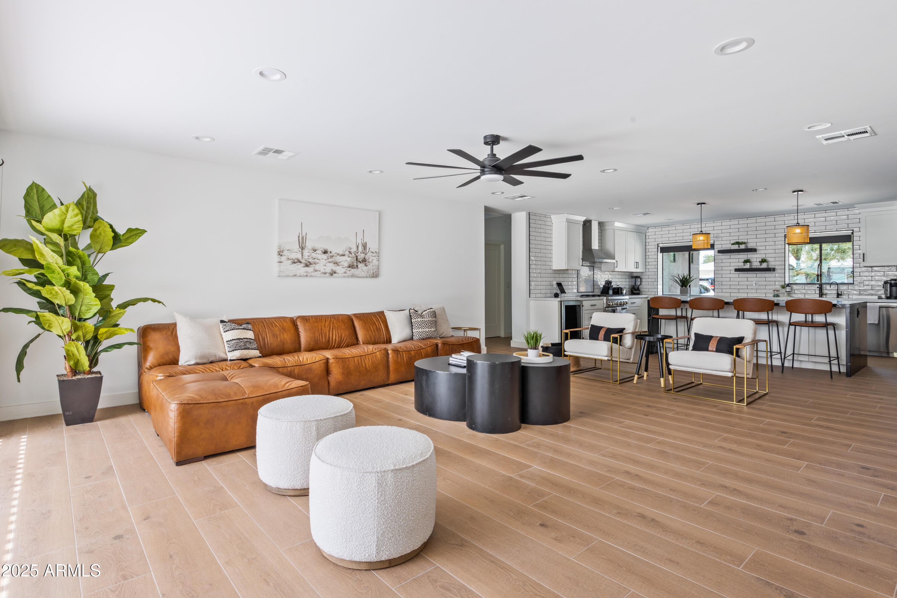 1609 West State Avenue Phoenix, AZ 85021 - Photo 12 of 55 11