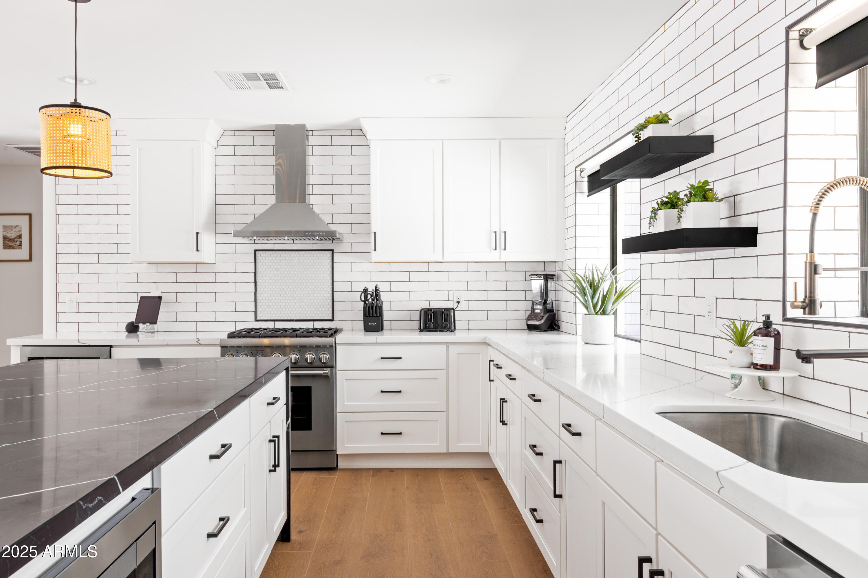 1609 West State Avenue Phoenix, AZ 85021 - Photo 5 of 55 4