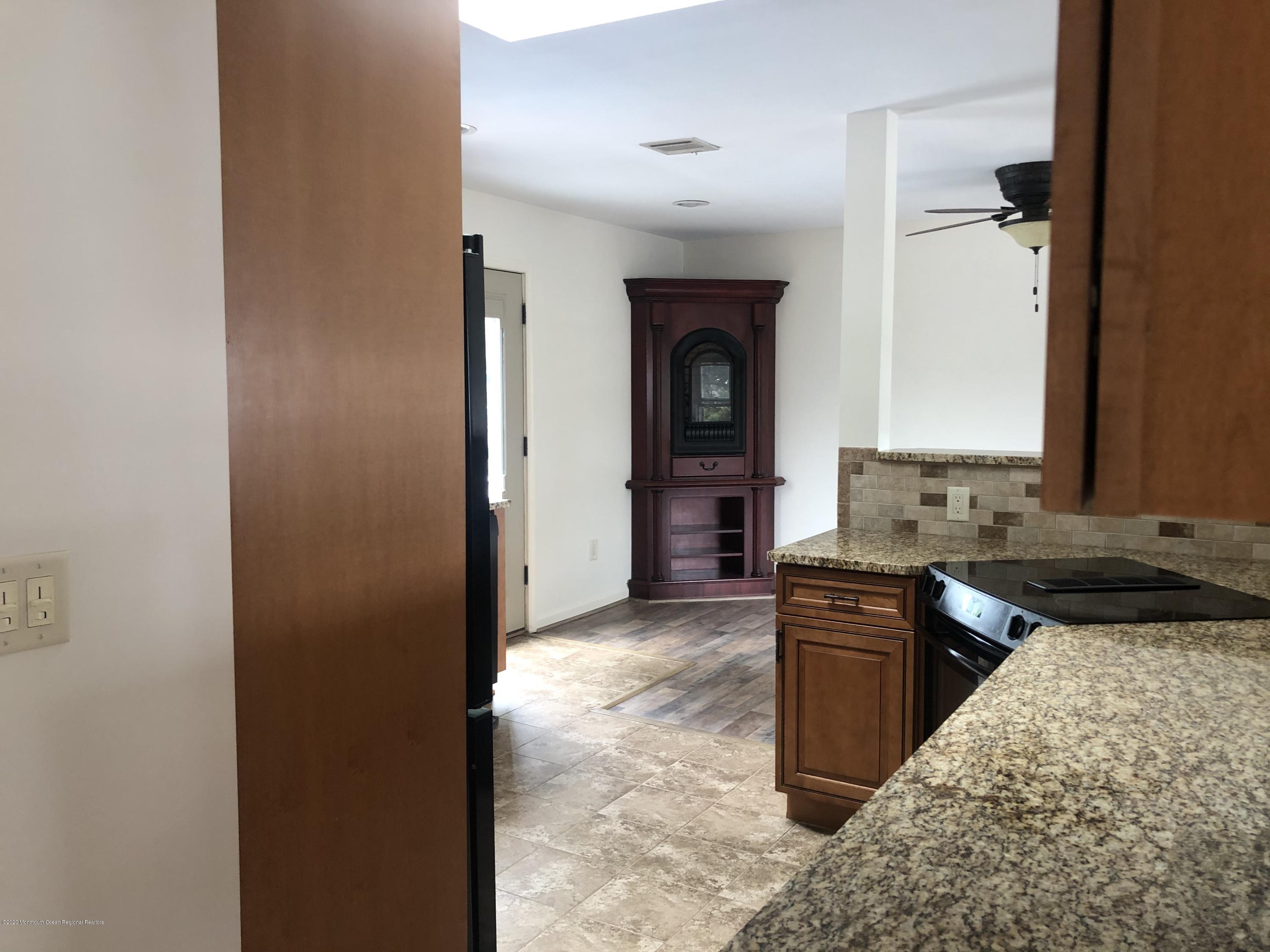 14 Pine Tree Road Toms River, NJ 08753 - Photo 6 of 25 IMG-0854 (1)