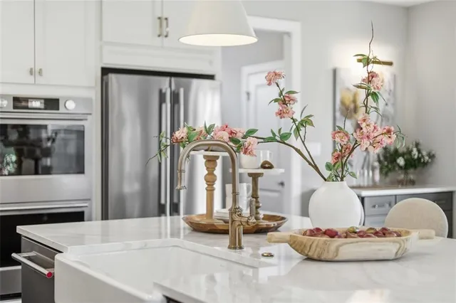 $949,900 | 5002 Parkside Drive, Oakdale, PA 15071