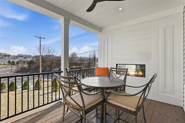 $949,900 | 5002 Parkside Drive, Oakdale, PA 15071