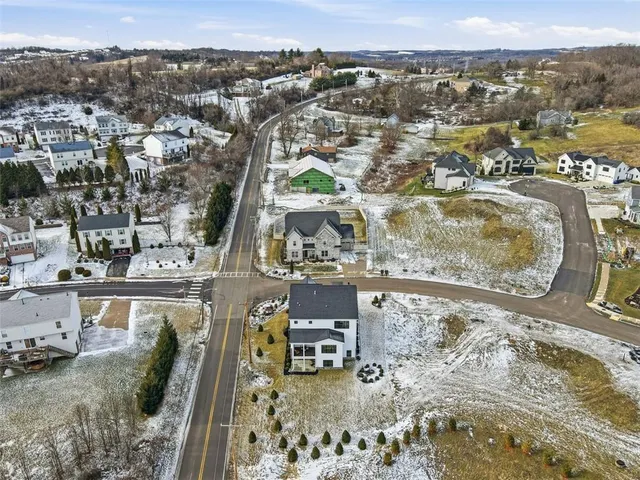 $949,900 | 5002 Parkside Drive, Oakdale, PA 15071