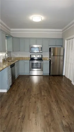 $1,900 | 3763 Ashford Dunwoody Road Northeast, Unit 6, Brookhaven, GA 30319