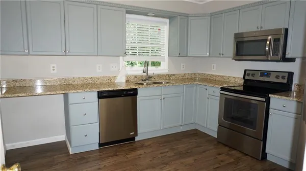 $1,900 | 3763 Ashford Dunwoody Road Northeast, Unit 6, Brookhaven, GA 30319