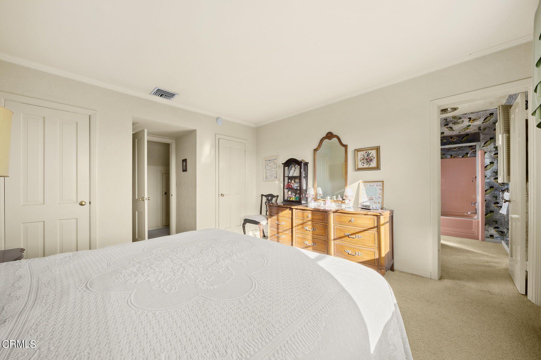 1826 Ransom Road Glendale, CA 91201 - Photo 41 of 61 a bedroom with a bed and a dresser