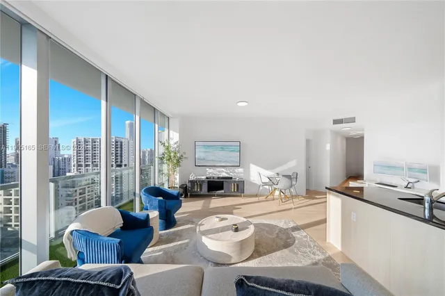 $650,000 | 1111 Southwest 1st Avenue, Unit 2114N, Miami, FL 33130