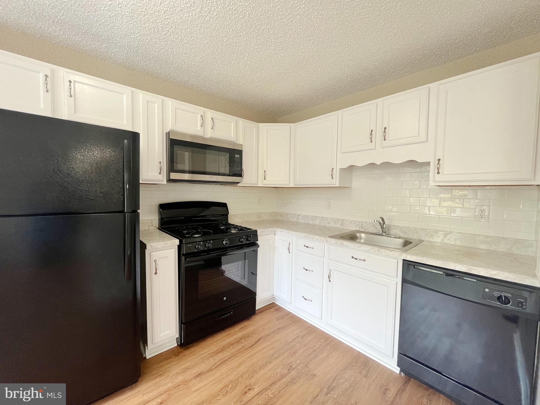 3346 Gurley Road Philadelphia, PA 19154 - Photo 18 of 27