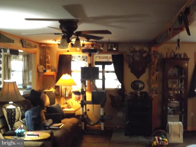 a en suite bathroom with a shower