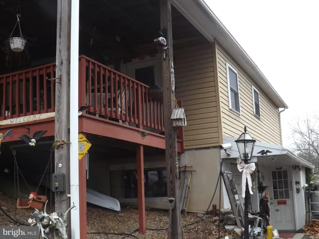 a view of a house with street