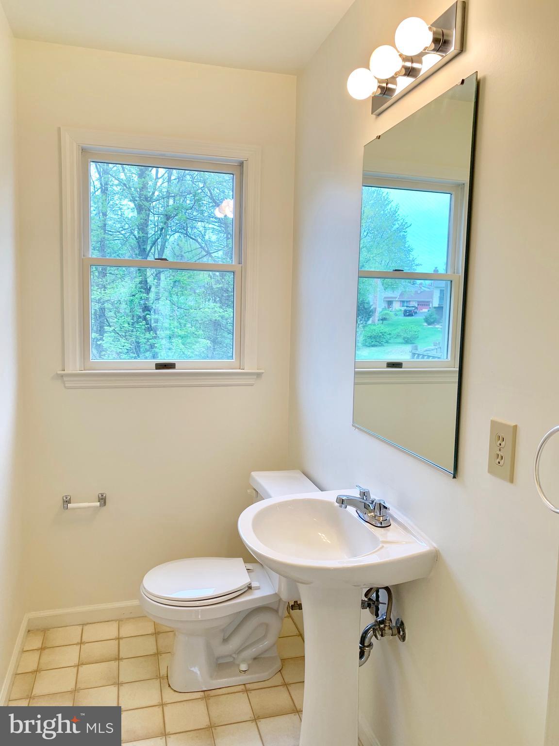 226 Sunrise Road Reading, PA 19606 - Photo 8 of 16 Gallery Image 8