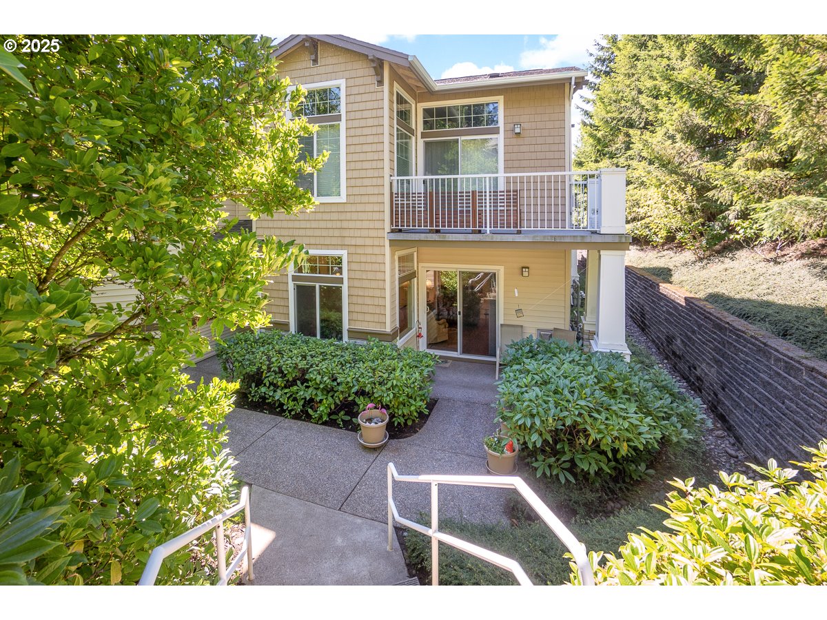14840 Southwest Sandhill Loop, Unit 102 Beaverton, OR 97007 - Photo 3 of 30 Gallery Image 3