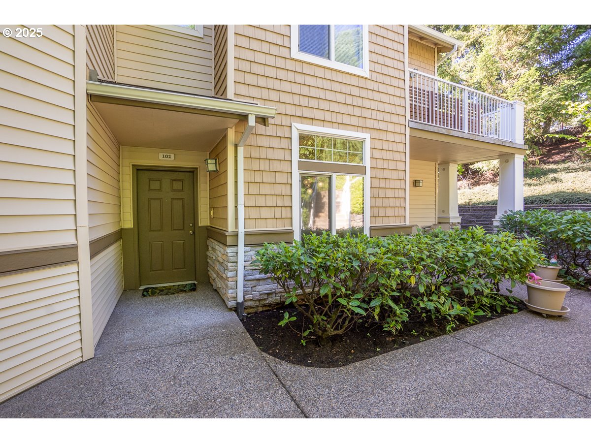 14840 Southwest Sandhill Loop, Unit 102 Beaverton, OR 97007 - Photo 4 of 30 Gallery Image 4
