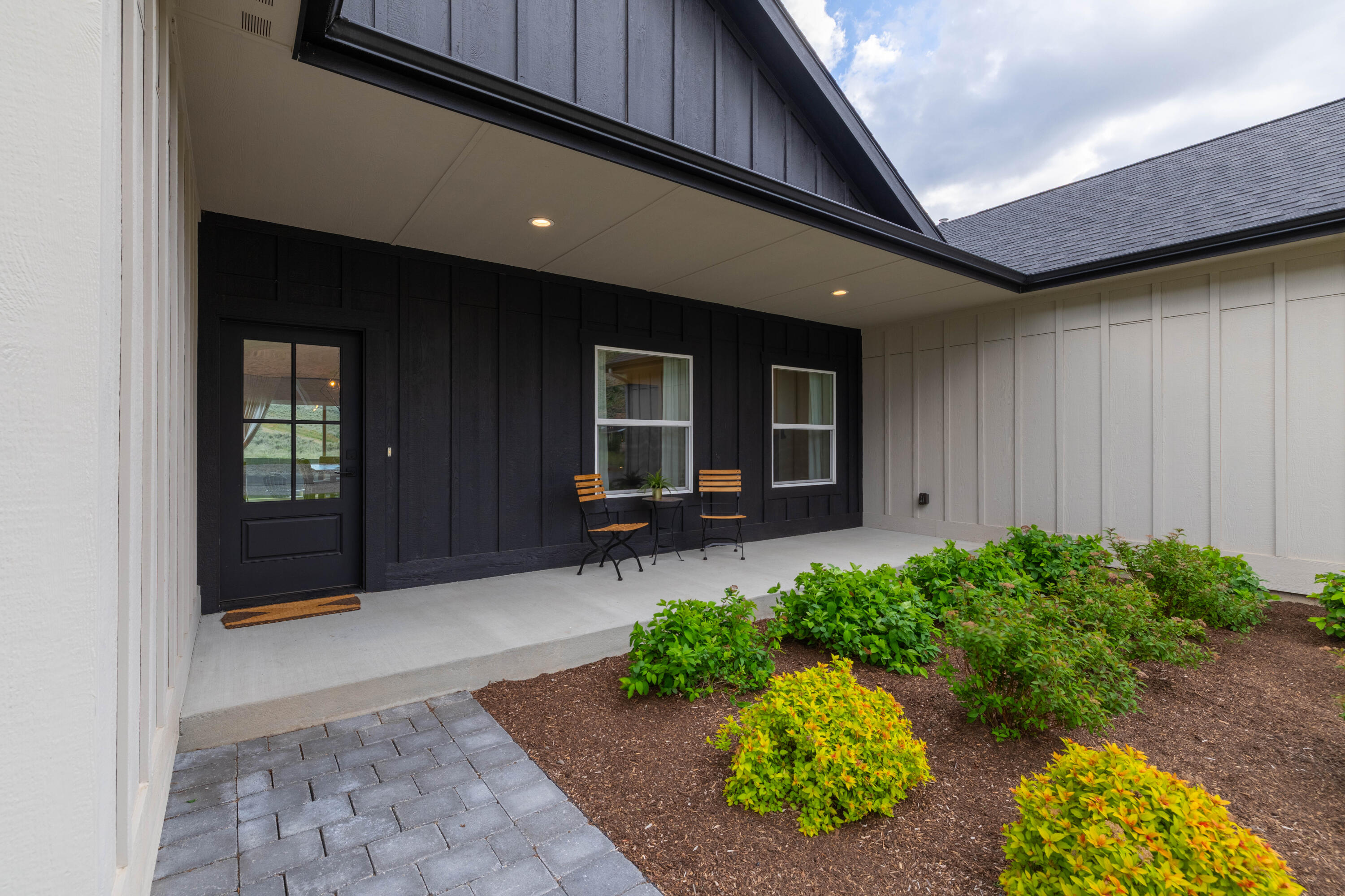 155 Cowcatcher Loop Bellevue, ID 83313 - Photo 2 of 35 Front Deck