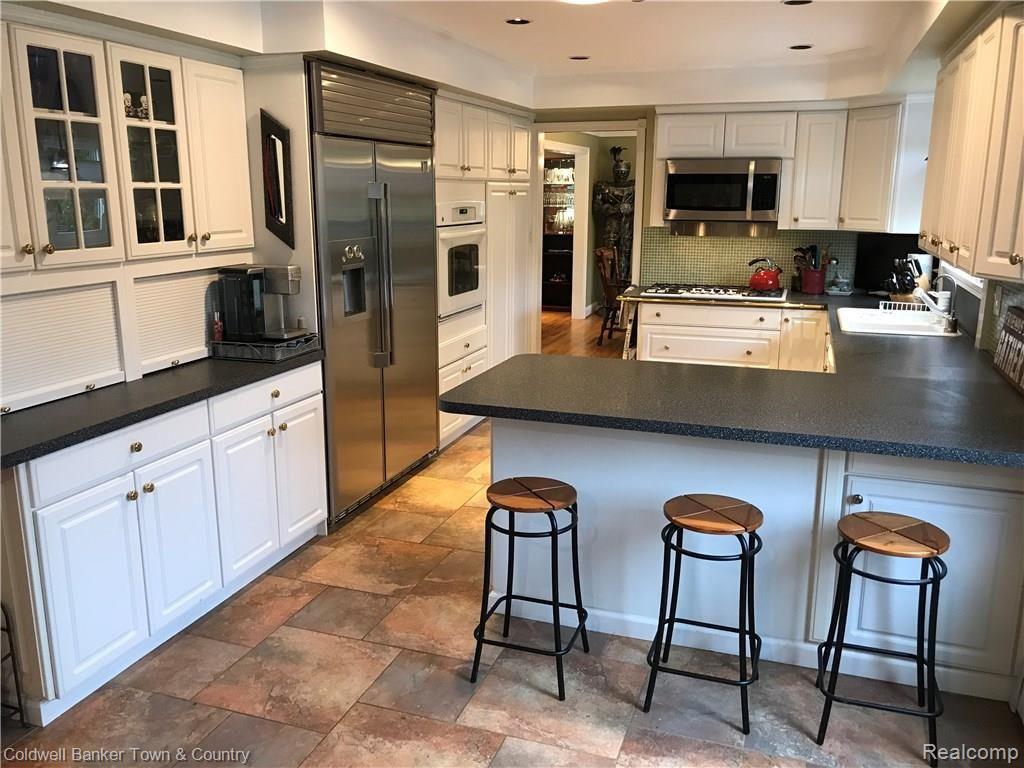 30072 Wicklow Road Farmington Hills, MI 48334 - Photo 14 of 47