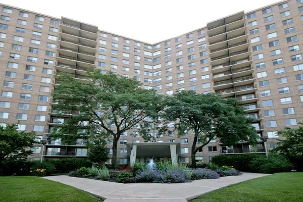 $125,000 | 7033 North Kedzie Avenue, Unit 1410, Chicago, IL 60645
