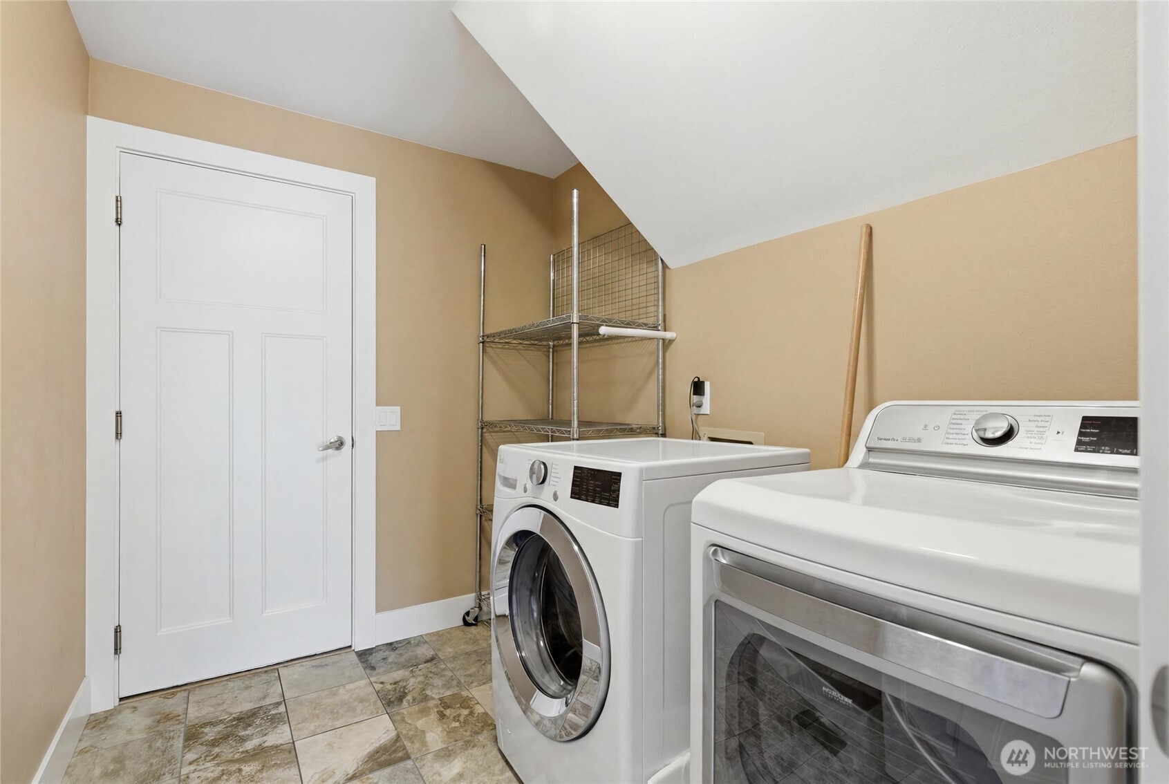 10927 Northeast 157th Street Bothell, WA 98011 - Photo 30 of 38