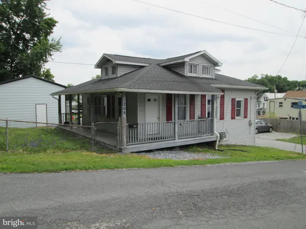$1,600 | 1208 Locust Street, Enola, PA 17025