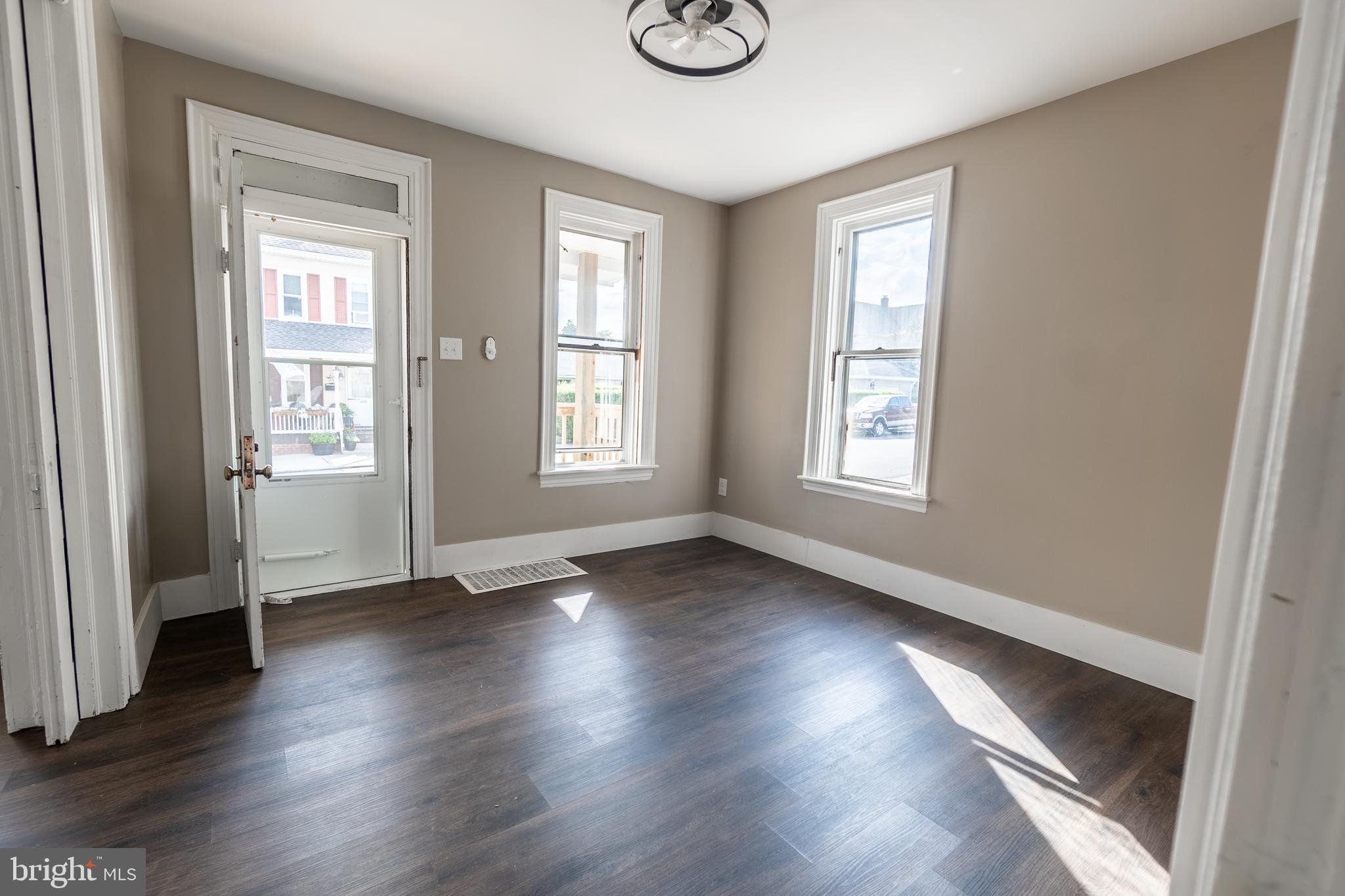 229 2nd Avenue Hanover, PA 17331 - Photo 3 of 23