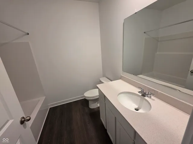 $433,500 | 5606 Marlowe Crk Drive, Clayton, IN 46118