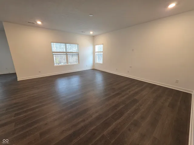 $433,500 | 5606 Marlowe Crk Drive, Clayton, IN 46118