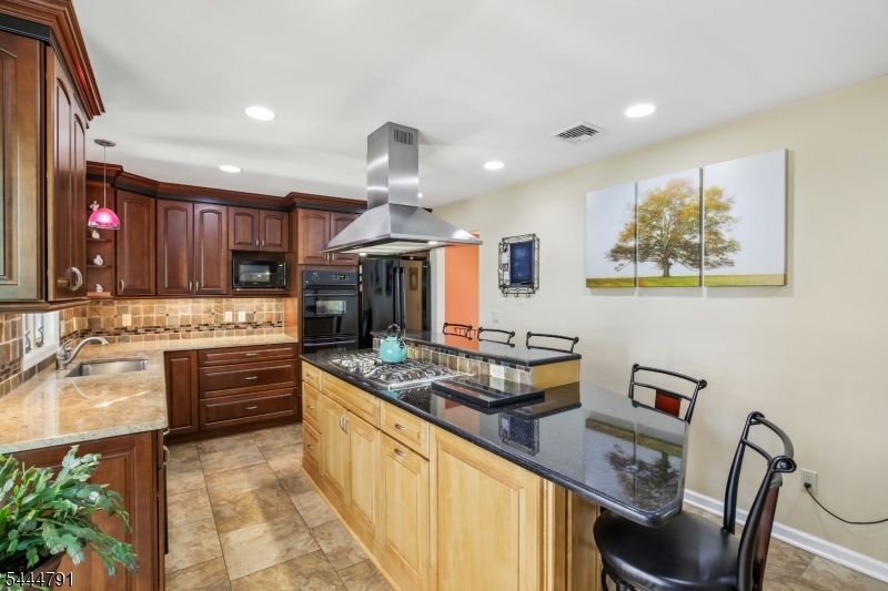 43 Misty Mountain Road Randolph, NJ 07869 - Photo 13 of 37