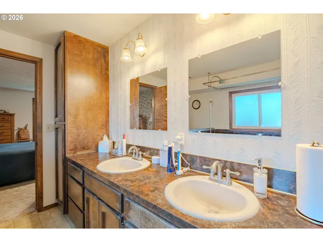 $599,000 | 3708 Northwest McCann Road, Vancouver, WA 98685