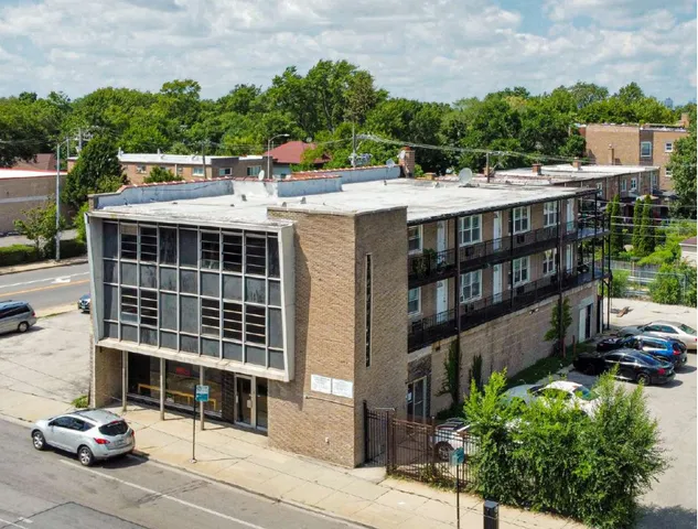 $524,000 | 2404 East 79th Street, Chicago, IL 60649