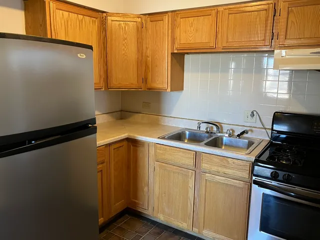 $524,000 | 2404 East 79th Street, Chicago, IL 60649