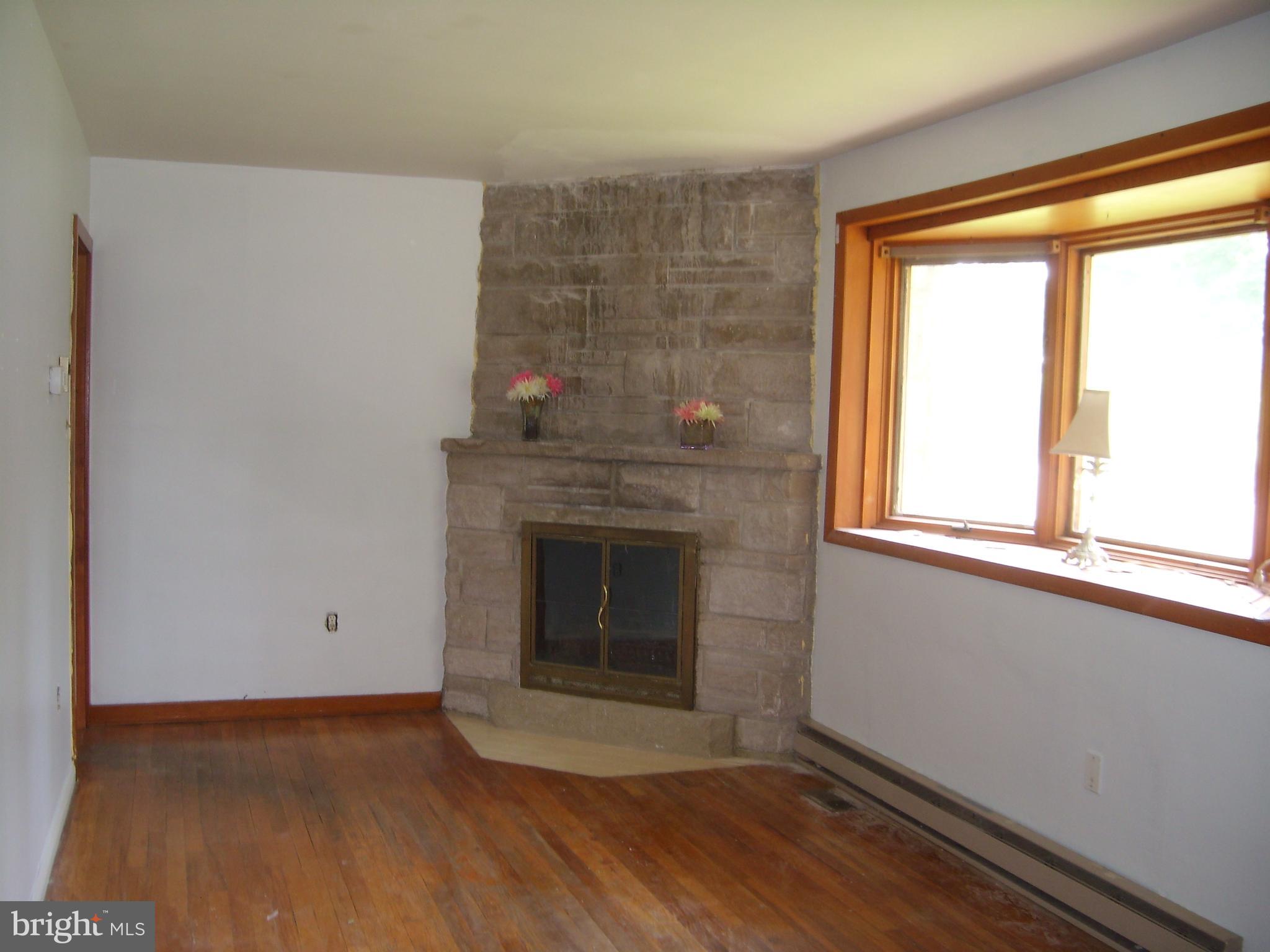 3814 Colonial Road Harrisburg, PA 17109 - Photo 5 of 25 Gallery Image 5