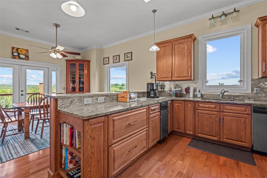 162 Riggins Bridge Road Liberty, SC 29657 - Photo 28 of 50 Full kitchen-guest side