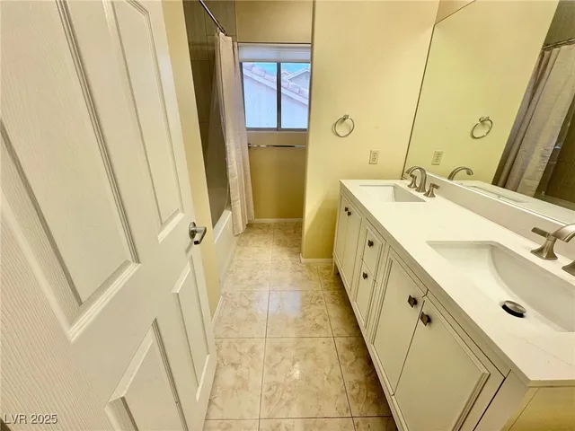 $3,300 | 8240 Tivoli Cove Drive, Las Vegas, NV 89128