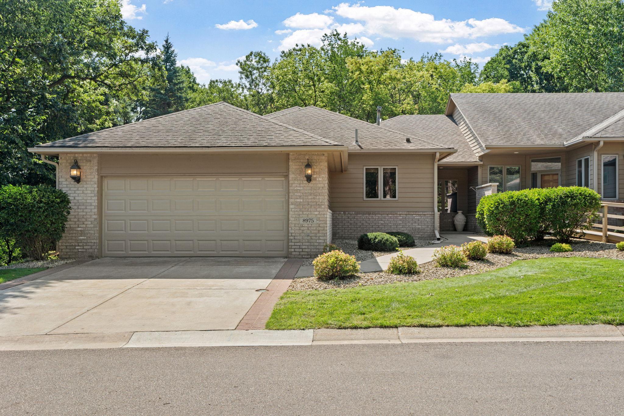 8975 Hunters Way Apple Valley, MN 55124 - Photo 1 of 27 Gallery Image 1