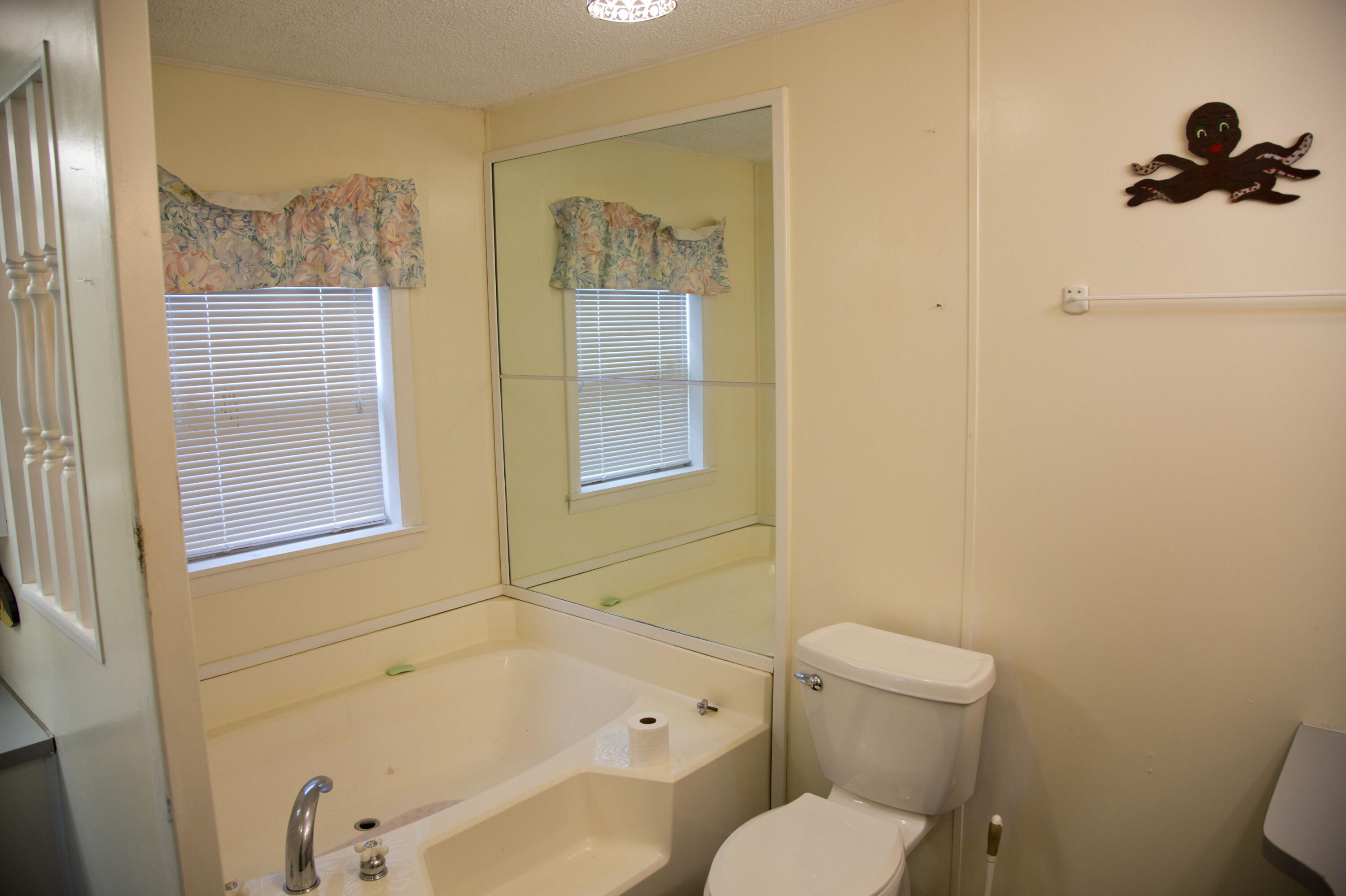 1 L Street Bangor, ME 04401 - Photo 21 of 41 Bathroom Suite