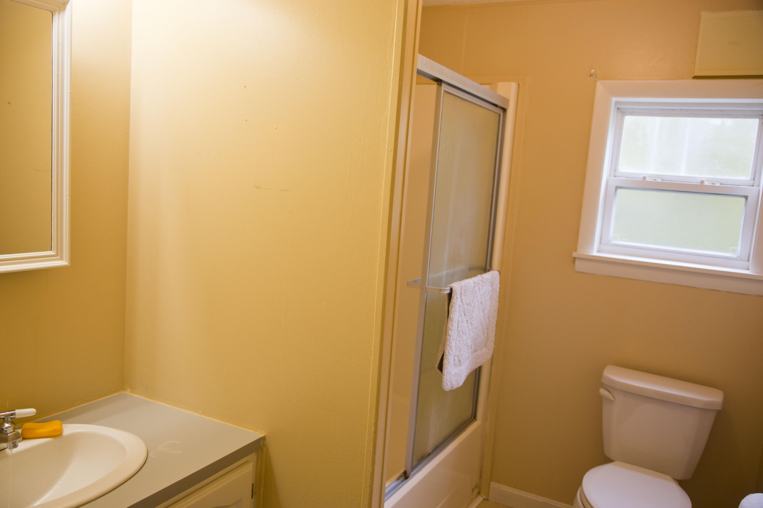 1 L Street Bangor, ME 04401 - Photo 25 of 41 Common full bath